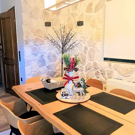 Вилла G&j Traditional House