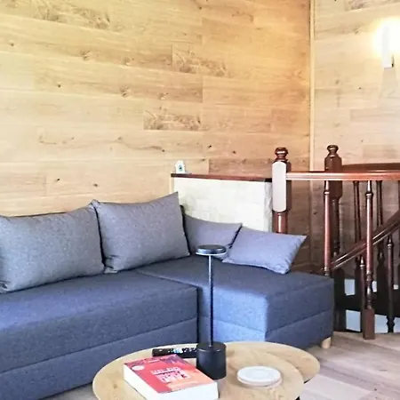 Вилла G&j Traditional House *