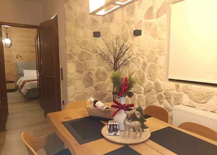 G&j Traditional House *